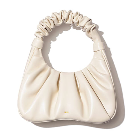 GATHER HANDLE BAG 「シンプルな中に存在感を生むギャザーワンハンドル」ハンドバッグ（13×24×6） 12,100円／ジェイダブリューペイ（フリークス ストア渋谷）　やわらかく軽量なヴィーガンレザーを使用。