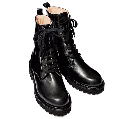 黒ショートブーツはワークブーツ ただし細身が何かと便利 な理由 Gisele ジゼル