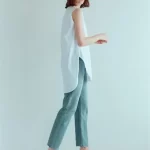 【明日なに着る？】「隠して見せる」白トップス