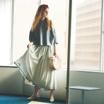 TODAY’s LOOK▶︎「ルーズでも女らしい」を作る、短め丈トップスコーデ