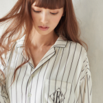 モデル・鈴木えみさんと「IENA SLOBE」のコラボアイテム発売！