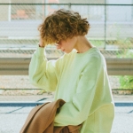 いつものコーデに小さな冒険を許す「飽きないシンプル」のヒントとは？