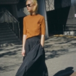 ロングスカート｜女性らしさにとらわれず、より強く、よりカジュアルに