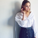 TODAY’s LOOK▶︎シンプルでヌケ感の出る、白シャツ×デニムスカートルック