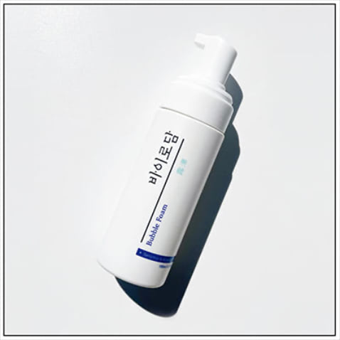 【韓国で有名なクリニックだから購入】 ロダム バブルフォーム 150mL 1,800円（参考価格）／本人私物　「ソウルにある傷痕・ニキビ跡の治療と韓方（漢方）ダイエット専門のクリニックのコスメが優秀。とくに洗顔フォームが大好き。毛穴やニキビに特化していて、肌の不調を感じるときに最適です。低刺激なのに汚れがしっかり落ち、肌色がワントーンアップするのでオススメ。日本語の公式サイトから買えます」（ちゃりこさん）  ロダム韓方クリニックは韓国で1位のニキビ跡治療専門の病院。