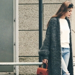 今大注目のこれから買うべき「コート的ニット」10選