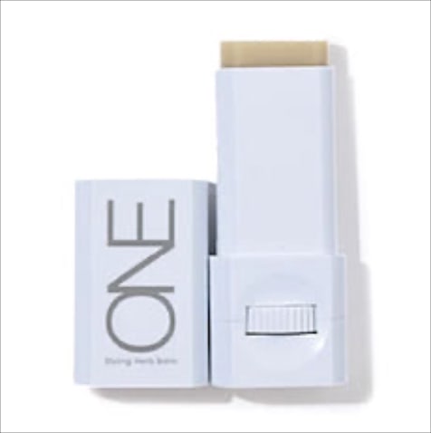 【アホ毛はこれ１本で解決！】スタイリングハーブバーム クリア 3,520円／MiMC ONE　「べたつかず飛び出した毛をまとめてくれる、ハリやコシを与えるソリッドタイプのスタイリングバーム。天然由来成分100％で乾燥した髪にもなじみやすく前髪や頭頂部の毛がハネず、やめられないコスメの１つになりました」（美容ライターR.N）