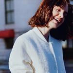 なぜいい？ 春からの白は「あたたかみのある服」【8選】着やすく・合わせやすくなる選び方