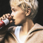 着るだけで「上手くハズせる」合わせる服を選ばない「都合のいい服」