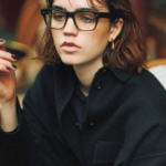 ニットよりも着回せる「むしろ重ねた方がすっきり見える」いちばん使えるトップス