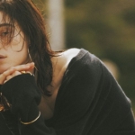 「ゆるいほうがキレイに見える」ニット姿の実例集「手抜きに見えない」ラクの仕方のテクニック