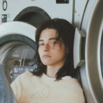 飽きたデニムも「また穿きたくなる」黒と白の可愛いニット