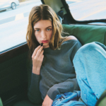 Tシャツのようにラクで「Tシャツよりもキレイ」 どこまでも着回せる夏のニット・スウェット