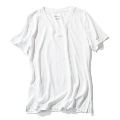 VネックTシャツ 3,800円+税/ナノ・ユニバース(ナノ・ユニバース カスタマーサービス)
