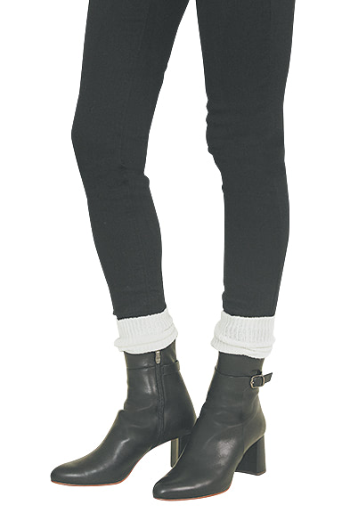 黒スキニーとショートブーツが見違える 隙間のソックス ４つの飾り方 Gisele ジゼル