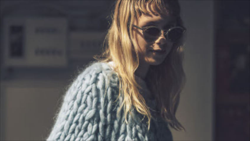 毎日のように着る服、今で言うならニットも何となくそでを通すだけではもったいない。もっとオシャレに、さらに広くニットのコーディネートを楽しむべく、鮮度を上げる組み合わせや新アイテムの投入など、もっとオシャレに、さらに広くニットのコーディネートを楽しむ方法をまとめてご紹介します。