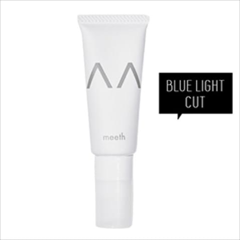 【ベースなのにスキンケア効果もある】Fブライト UV ベース SPF44+++ 25g 5,500円／meeth　「肌疲れせず、継続使用で美肌効果を感じたベース。抗酸化作用に優れたフラーレン高配合により、悩みだった黄ぐすみともさようなら」（エリさん）【POINT】SPF44・PA+++で紫外線をブロックするだけでなく、ブルーライトもカットできる日焼け止め。誰にでも合うベージュ色で、ファンデーションやBBクリームの下地としても使用可能。ツッパリ感のない肌にやさしいつけ心地で、ツヤのあるキレイな肌に仕上がる。
