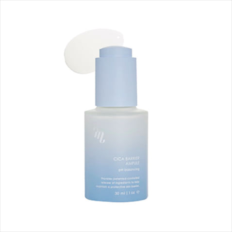 【肌のアベレージを上げるため】mgb skin シカバリアアンプル 30mL 4,510円／MEGOOD BEAUTY　「敏感肌をなだめ、すこやかな肌へと整えるシカケアのアンプル。元々皮膚が弱いのですが、これをつけてから肌トラブルが確実に減りました」【POINT】ツボクサエキスとティーツリー葉油のコンビで敏感肌を上向きに導く、シカケアに特化した美容液。加えてセラミドをたっぷり配合することで、うるおいバリアを形成し、荒れにくい肌を作り出す。いつものスキンケアが合わなくなったときや、マスク荒れ、環境の変化によ