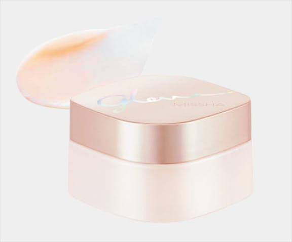 【ゆでたまごみたいな肌に】  ミシャ グロウ スキンバーム 50mL 2,200円／ミシャ ジャパン　「デイクリーム＋モーニングパック＋プライマー＋ツヤクリームと４つの機能をそなえたバーム状下地。ファンデーションの下に仕込むだけで、卵のような、水光肌を実感しているクリームハイライター」（編集M・K）