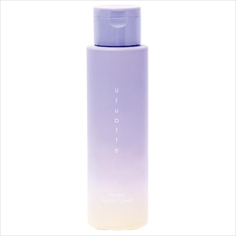 【ウルオッテの2in1シャンプー】ナチュラルシャンプー エキゾチックフラワー 250mL 3,300円／ウルオッテ（コスメキッチン）ヘアケアの手順を省こうと選んだリンスinシャンプー。コンディショナーいらずで髪がしなやかになるうえ、しっかりと頭皮ケアもしてくれるという実感があります。香りも好きでリピート中。（編集R・N）