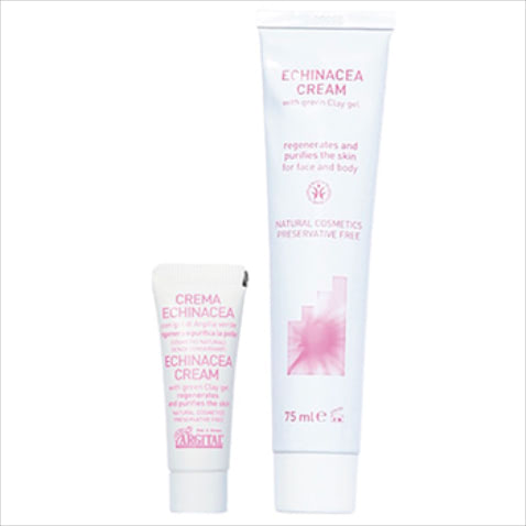 【インテンシブ エキナセアクリーム】〈右から〉インテンシブ エキナセアクリーム 75mL 3,850円、同 ミニ 10mL 550円／ともにアルジタル（コスメキッチン）　ニキビなど肌トラブルが起きたときにすぐ頼るのがコレ。肌荒れが長引かないようにという願掛けで、ミニサイズを買うのがこだわり。（編集R・N）