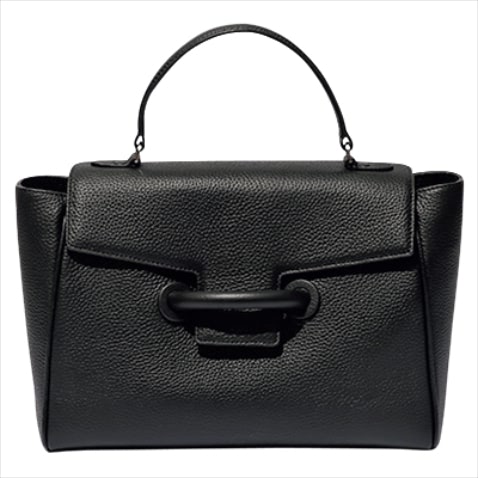 黒バッグ（21×30×12） 53,900円／VASIC（ヴァジックジャパン）