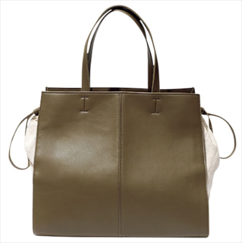 カーキレザーバッグ（28×34×16.5） 9,900円／ミラ オーウェン（ミラ オーウェン ルミネ新宿2店）