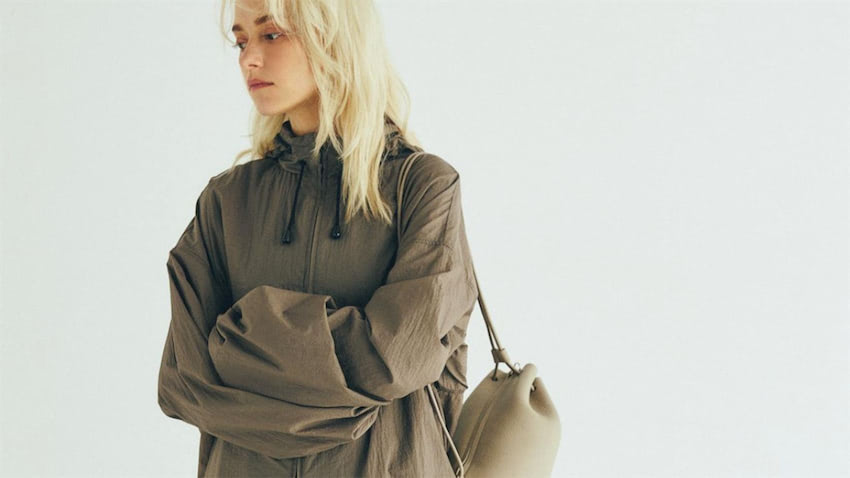 「服と服のつながり」で選び抜かれたワードローブで冬まで、そして冬からの着回しを毎日お届けしている連載企画。