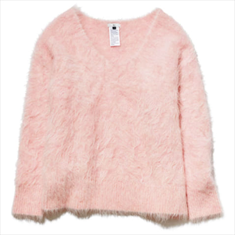 ピンクアルパカニット 39,600円／ソブ（フィルム）