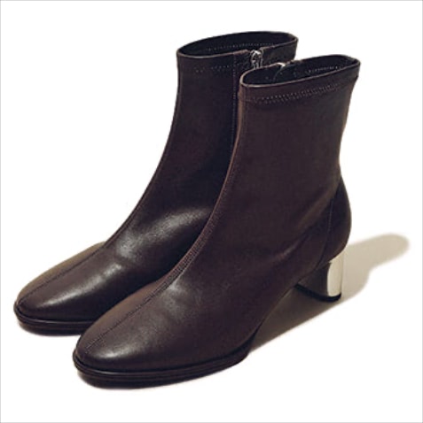 メタルヒールブラウンブーツ（5） 7,590円／Serene ce cool（ロコンド）