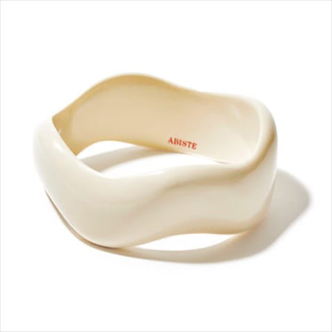 オフホワイトバングル 5,400円／アビステ