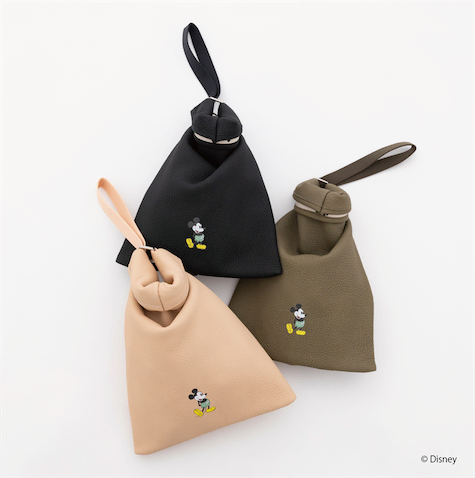 17,600円／ITTI × DODO JEAN　 お米袋にインスパイアされた、ITTI のアイコン的バッグ"RICE BAG"。使い方も物を入れてテープを金具に通すだけの気楽さで、中毒性が高いと話題の人気アイテム。今回は口元に革をトリミングしたことで、さらにモードで上質な仕上がりに。
