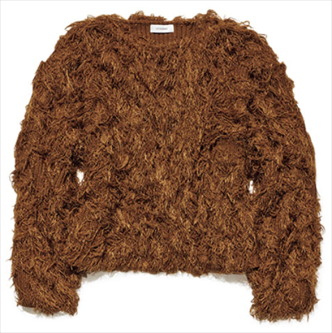 ブラウンフリンジニット 7,150円／STYLEMIXER（バロックジャパンリミテッド）　ファーのようなボリューム感のシャギー。ビターなブラウンならマイルドかつ辛口という絶妙なテイストに。