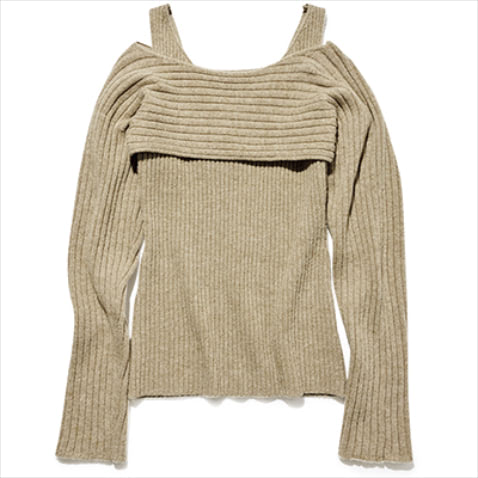 ベージュオフショルニット 27,500円／styling（styling/ 新宿ルミネ１店）　伸縮性のある上質なリブニット。タンクニット部分は取りはずし可能。春も夏までも活躍するうれしいデザイン。