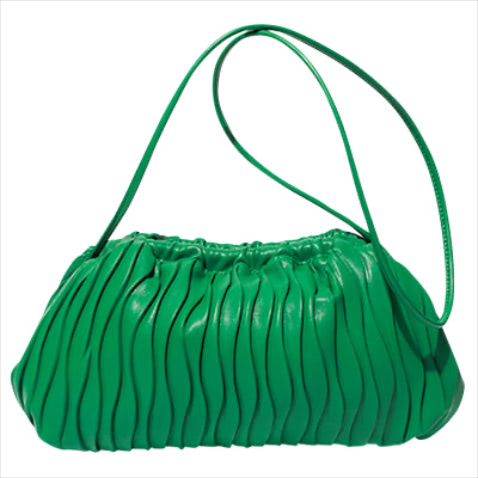 グリーンバッグ（16×34×7.5） 7,700円／THROW by SLY（バロックジャパンリミテッド）
