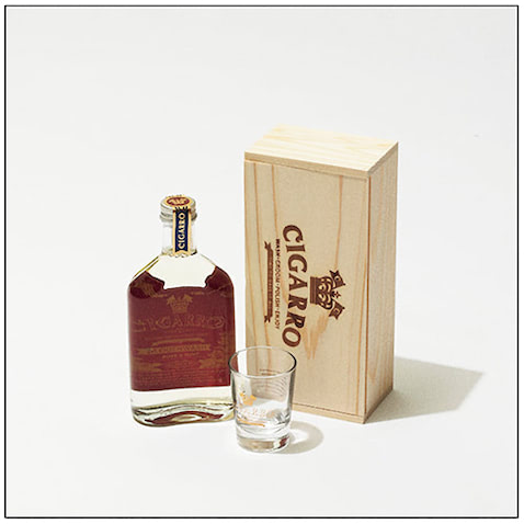 マウスウォッシュ ローズ＆ミント 200mL（ショットグラス・木箱つき） 3,960円／シガーロ