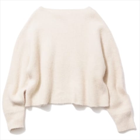 ラクーンボートネックニット 9,350円／アパートバイローリーズ（アダストリア）