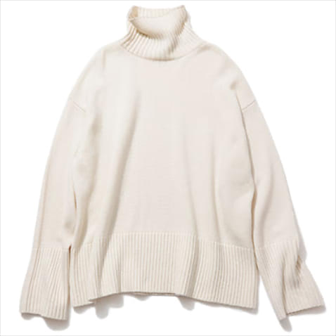 ウールカシミヤタートルニット 19,000円／N.O.R.C by the line（N.O.R.C）　今年らしいぶかっとしたオーバーサイズのタートルネック。厚手のタートルでもリラクシーな仕上がり。