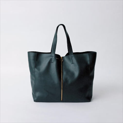 バッグ（34×55×15） 24,200円／ELE STOLYOF
