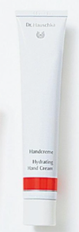 B. HAND CREAM： Dr.ハウシュカ ハンドクリーム 50mL 2,640円／インターナショナルコスメティックス　「塗ったよね？と錯覚するほどの浸透力の高さ。うるおうのにベタつかないので、仕事の合間に塗ってもあとの作業に響きません」（スタイリスト／塚田綾子さん）