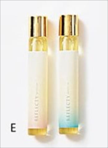 E.MASSAGE OIL 〈右から〉CBD ROLL-ON MINT、FOGGY MOON 9mL 各1,200円／REFLECTY　「首元やこめかみなどの顔まわりにマッサージオイルとして塗っています。リフレッシュできるうえ寝つきがよくなりました」（ビューティインフルエンサー／ちゃりこさん）