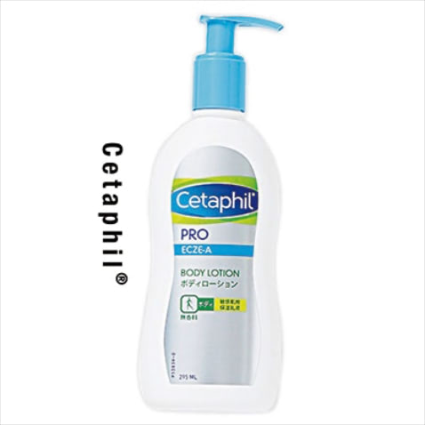 「ベタつかないからすぐに服が着られる」： セタフィル PRO ボディローション 295mL オープン価格／ガルデルマ　「気分でボディクリームを使い分けるのも好きですが結局このボディローションに戻ります。軽い質感ながら保湿力も十分。無香料なので香りを気にせず全身にたっぷり塗れるという安心感もあります」（リサーチャー・モデル／真鍋さん）