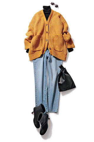 「ざっくりニットで適度にリラックス」   黒ニットは着まわし。ニットカーディガン 12,980円／M_/MOUSSY（バロックジャパンリミテッド）　デニムパンツ 14,080円／ROLLA’S（ジャック・オブ・オール・トレーズ プレスルーム）　黒ブーツ 24,200円／DIANA（ダイアナ 銀座本店）　サングラス 39,600円／プロポ（プロポデザイン）　黒リングハンドルバッグ 37,400円／ORSETTO（オルサ）