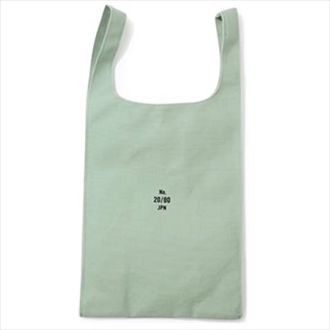 ミントグリーンキャンバスバッグ 5,940円／20/80 （UTS PR）SIZE:38×28.5×5cm　開け口はリボンテープで結べるため、オープントップでも安心。