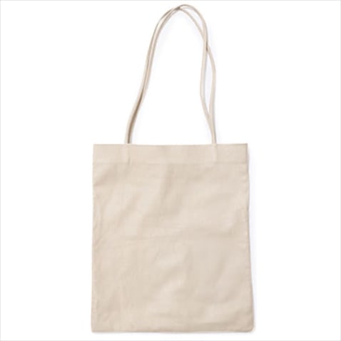 BRAND:MODERN WEAVING　SIZE:39×33cm　●バッグ 36,300円／MODERN WEAVING（ショールーム セッション）SIZE:39×33cm　持っていることを忘れるほどの軽量感。A4が収まるサイズ。