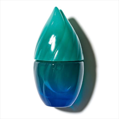 「睡眠のための寝香水」メディテーションナイトトワレ 20mL 4,400円／アユーラ　リモートワークによる生活のゆらぎやマスク着用の負担に着目したナイトフレグランス。寝る前につければ誘眠効果をもたらす。横になったときにも香りを感じられるよう胸元につけるのがいい。