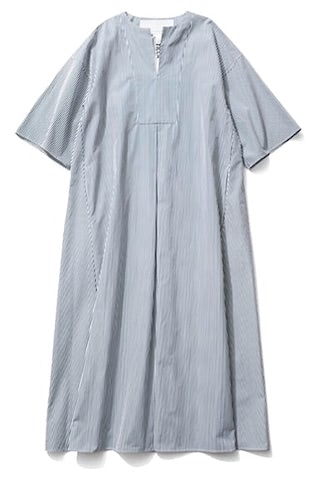 「さわやかすぎないシックなグリーン」： 31,900円／TICCA（ビショップ）　タック入りのビッグフォルムを引き締めるグリーンのストライプ。ビショップだけの別注カラー。