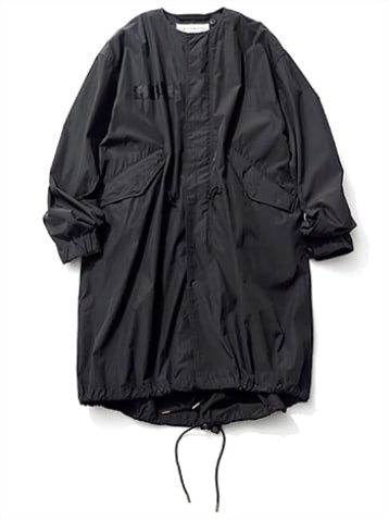 組み合わせ自在な丸みを帯びたノーカラー： コート（インナーつき） 83,600円／THE SHINZONE（Shinzone ルミネ新宿店）　はっ水加工をほどこした表地は、軽さにもこだわり快適性を追求。