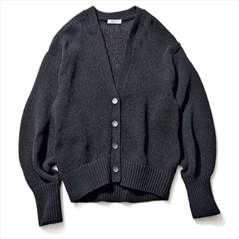 【BASIC】ⓔ一周回って「丈は短く」黒のニットカーディガン： 黒コイルニットカーディガン 19,800円／FRAY I.D （FRAY I.D ルミネ新宿２店）　ハイウエストボトムに合う短め丈。胸元が開きすぎないネックラインで、１枚で着ることも可能。
