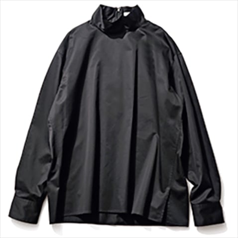 【NEW】③「モックネック」でドライなシャツ： 黒シャツ 33,000円／ニコラ ジェンソン（リノウン）　黒のタートルニットを更新。